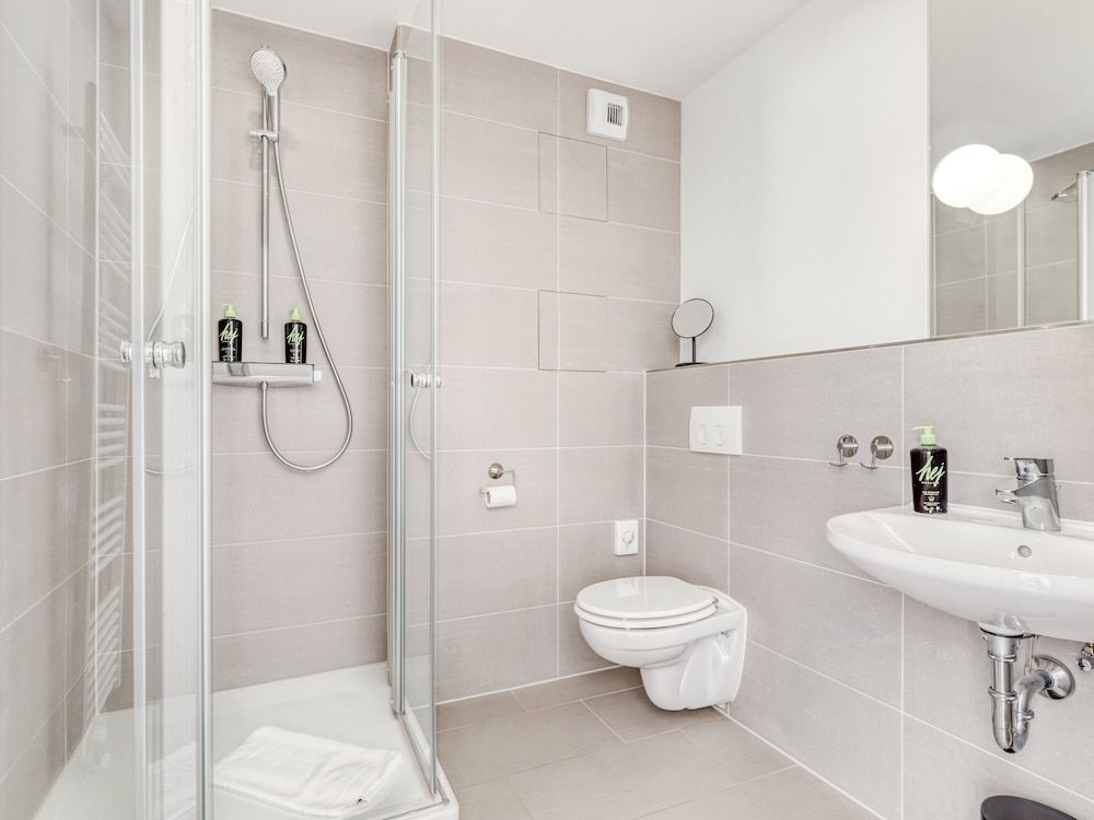 Limehome Darmstadt Suite M 5