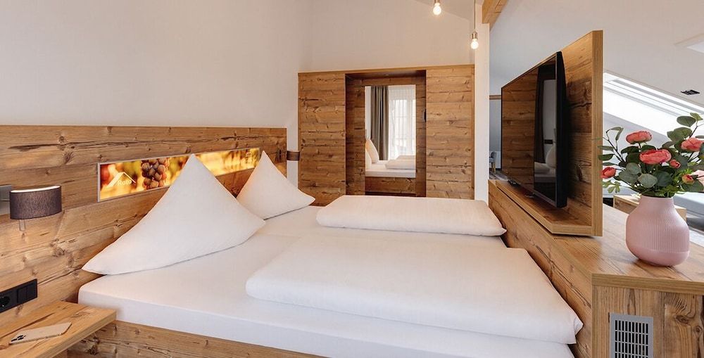 Landhotel Edelfinger Hof Comfort Double Room 5