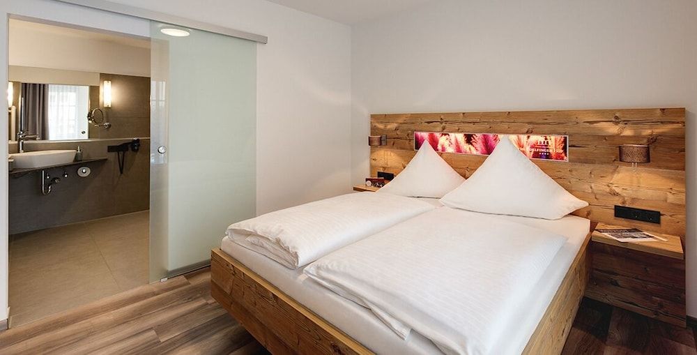 Landhotel Edelfinger Hof Comfort Double Room 6