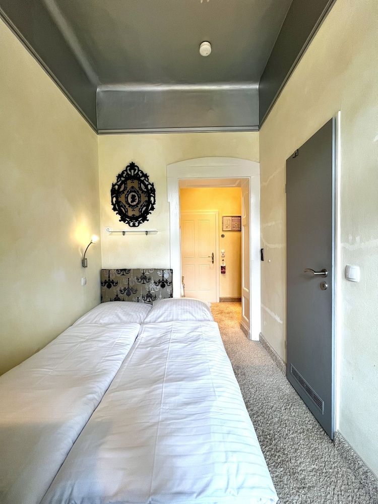 Family Apartment (Gold)