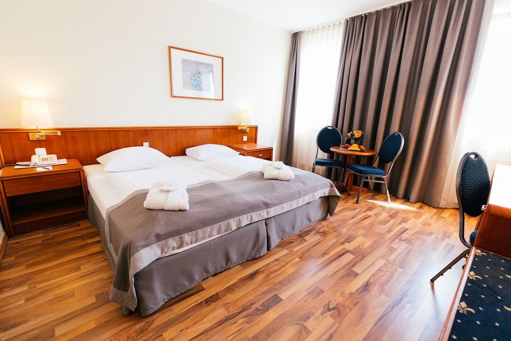 undefined Hotel Excelsior 5