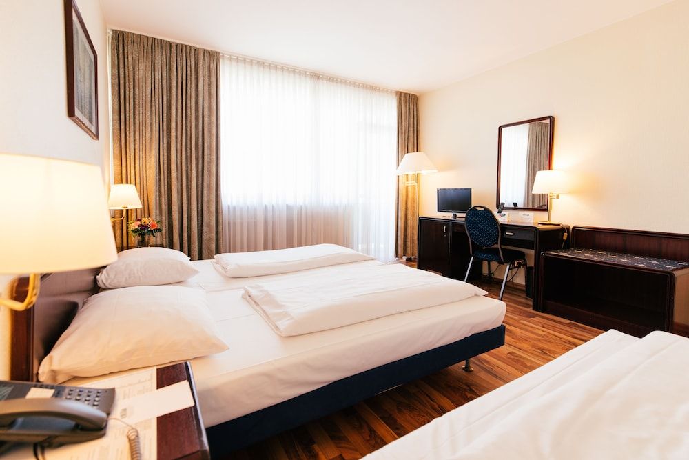 undefined Hotel Excelsior 8