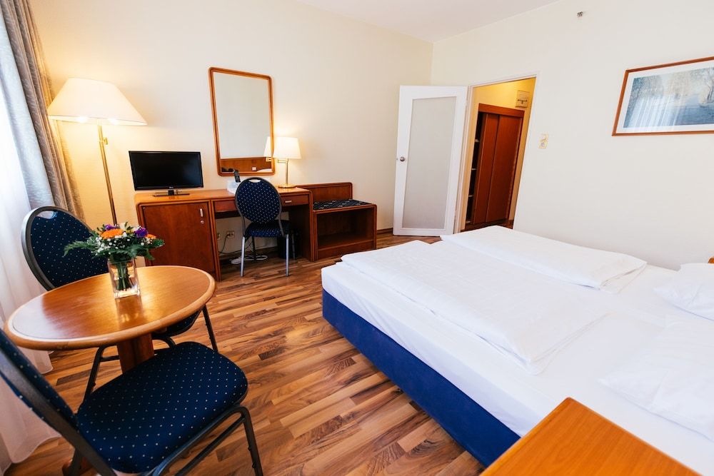 undefined Hotel Excelsior 4