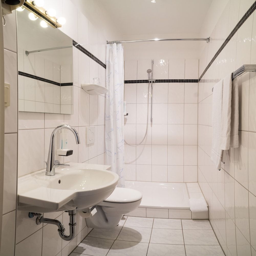 Hotel Niederrad - Self Check In Double Room 6