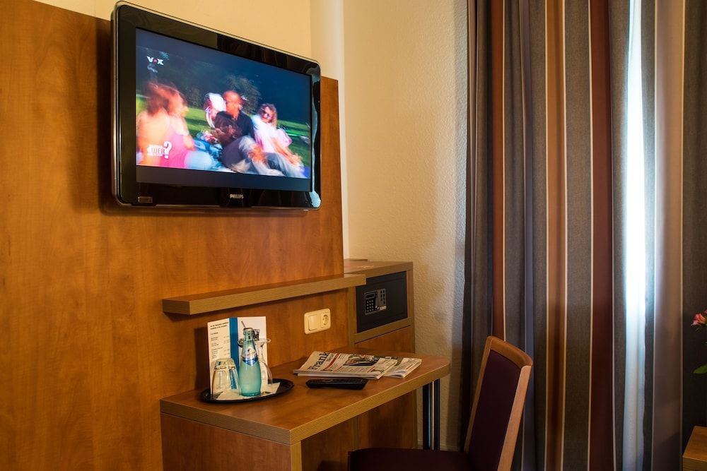 Hotel Niederrad - Self Check In Double Room 8