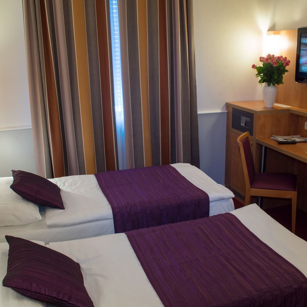 Hotel Niederrad - Self Check In Double Room 2