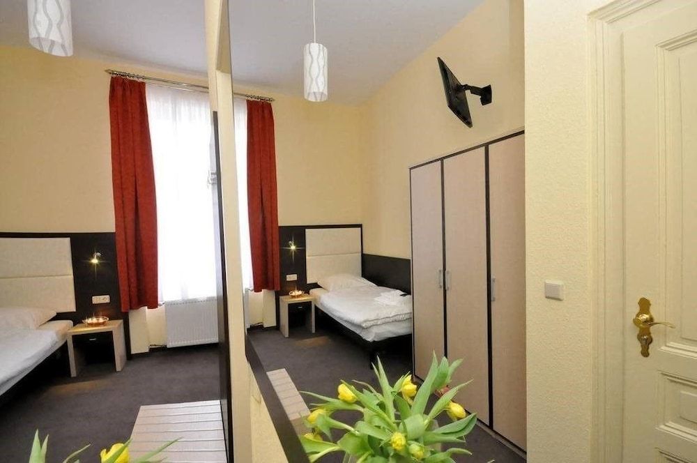 Bova Hotel Frankfurt Double Room 3
