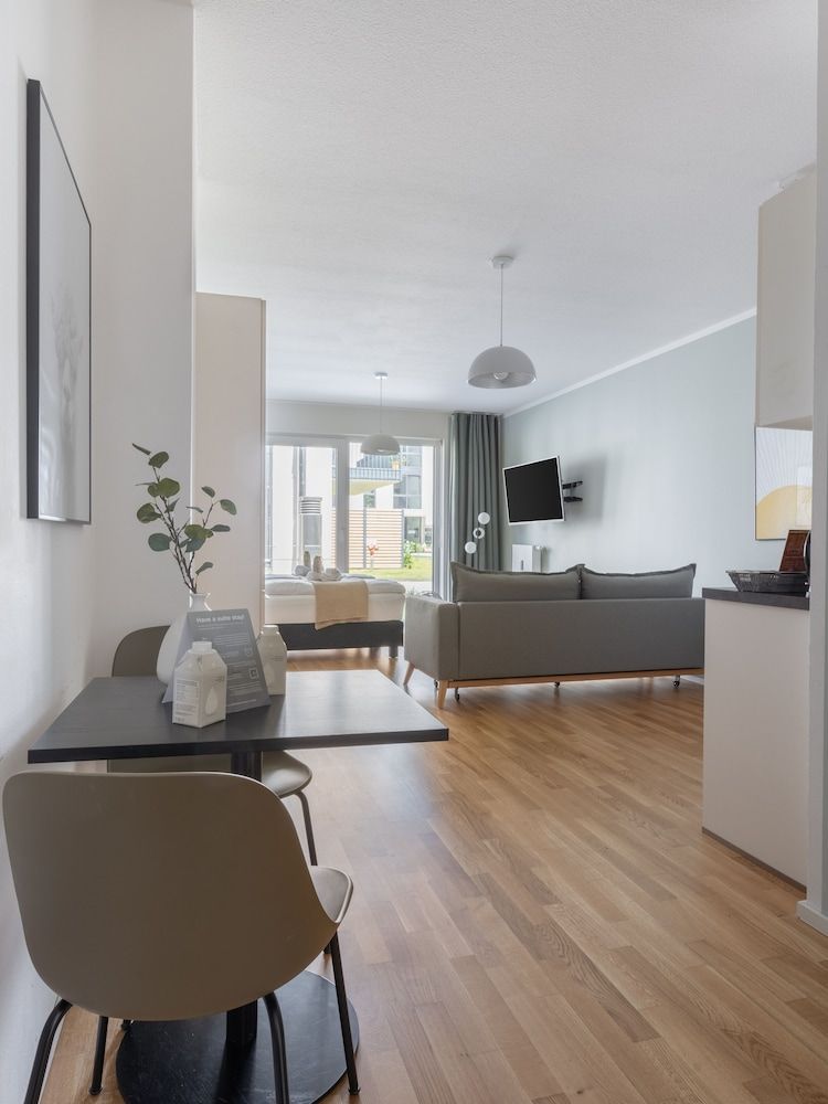 Limehome Trier Nikolaus-Leis-Strasse Suite XL with sofa bed 5