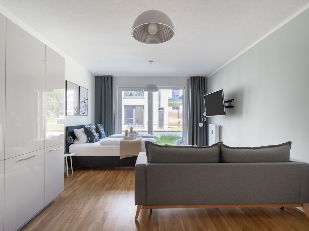 Limehome Trier Nikolaus-Leis-Strasse Suite XL with sofa bed 2