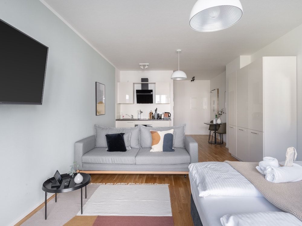 Limehome Trier Nikolaus-Leis-Strasse Suite XL with sofa bed 7