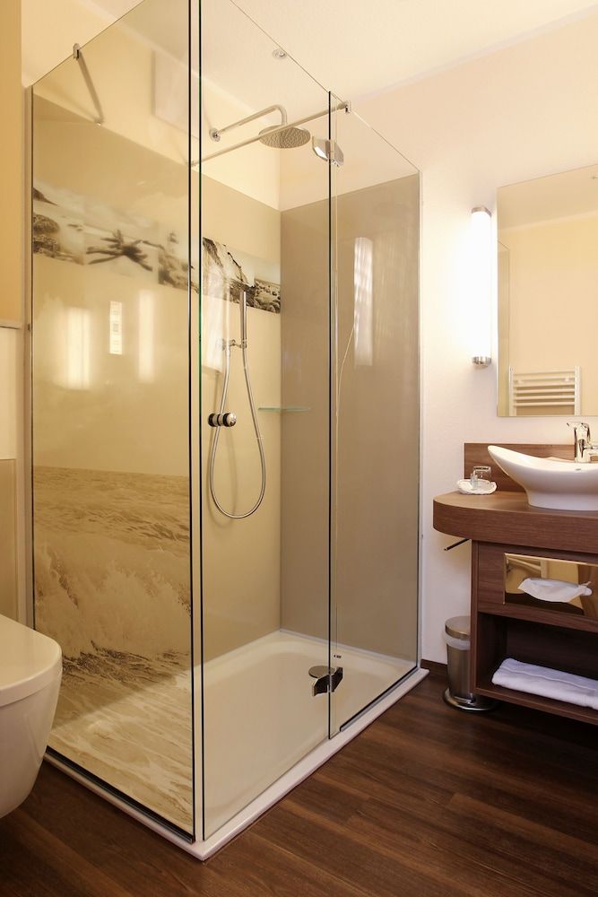 Hotel Simonshof Wolfsburg Business Quadruple Room 6