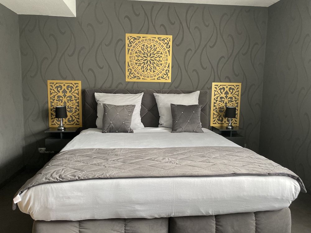 Dua Hotel Deluxe Double Room 2