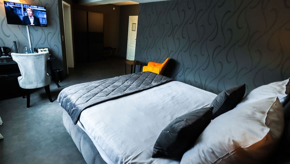 Dua Hotel Deluxe Double Room 4