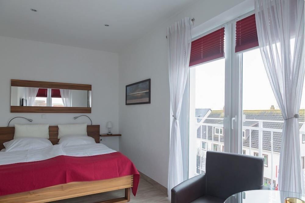 Double Room (Zimmer 11)