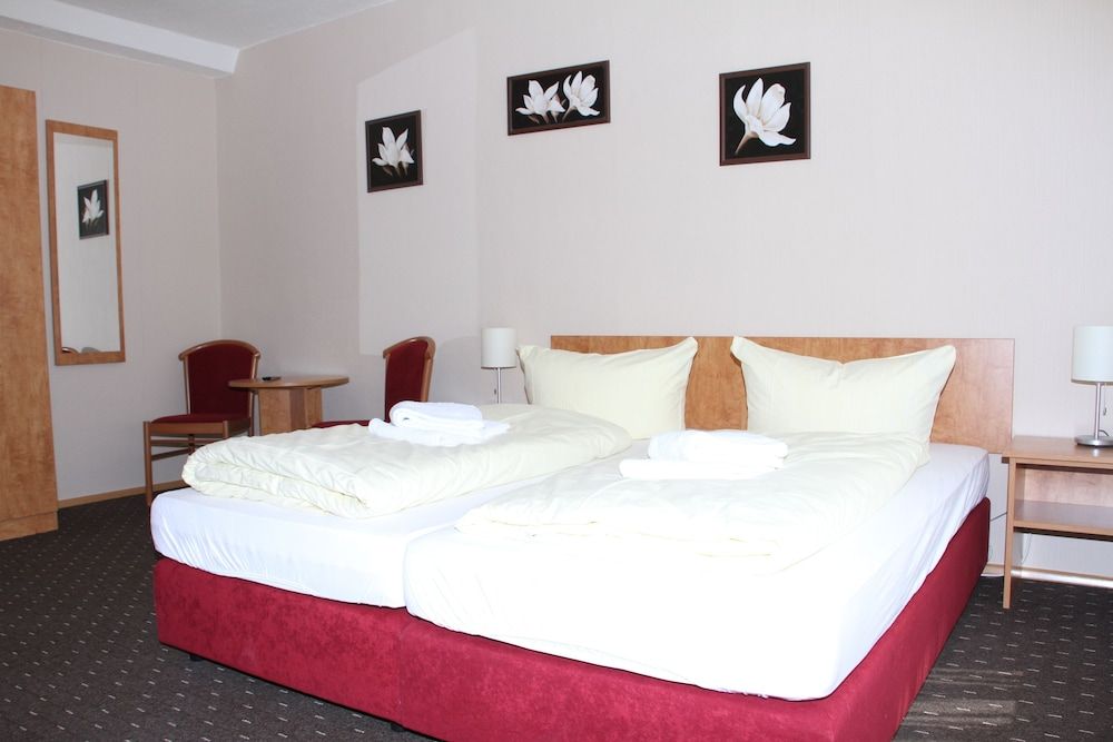 Standard Triple Room, 3 Twin Beds, Mountain View
