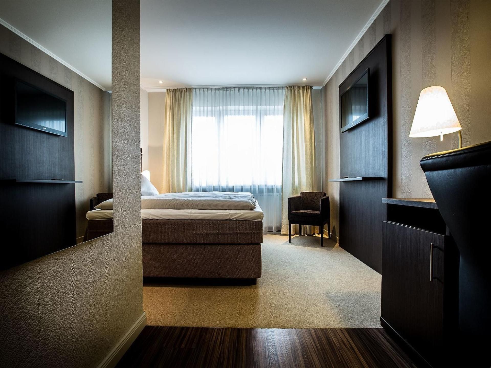 Deluxe Single Room