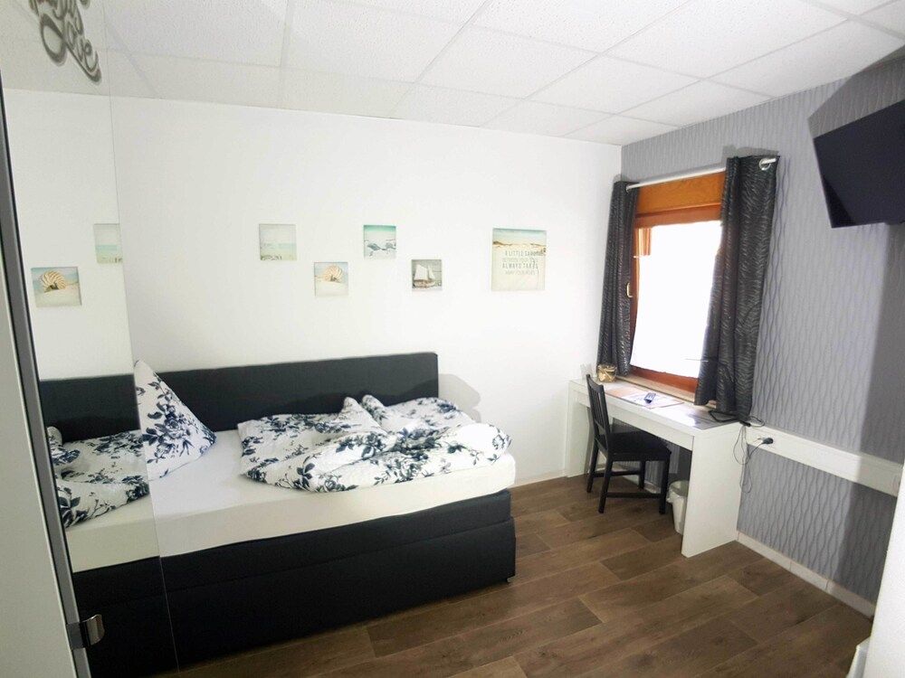 Superior Single Room, 1 Twin Bed, Non Smoking, Refrigerator & Microwave