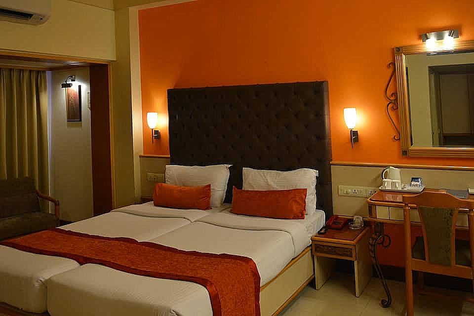 Hotel Shree Panchratna Deluxe Room 7