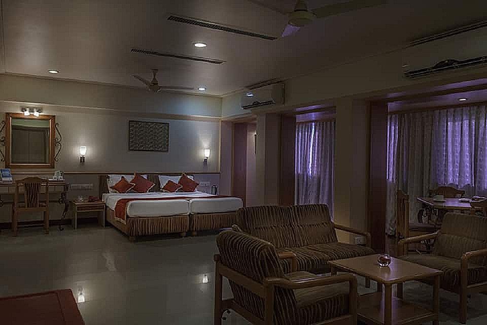 Hotel Shree Panchratna Deluxe Room 10