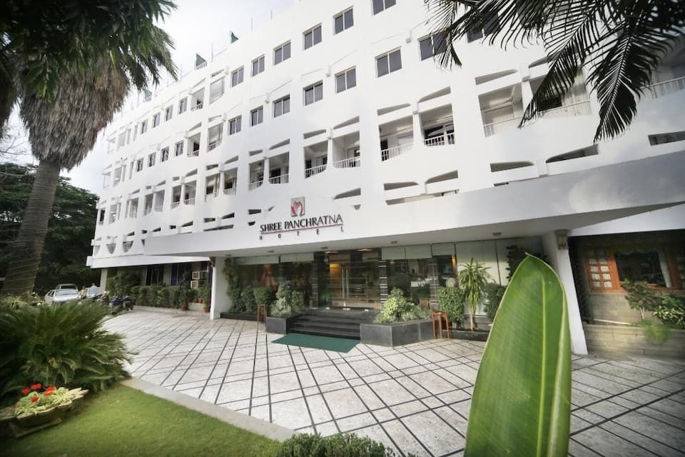 undefined Hotel Shree Panchratna 10