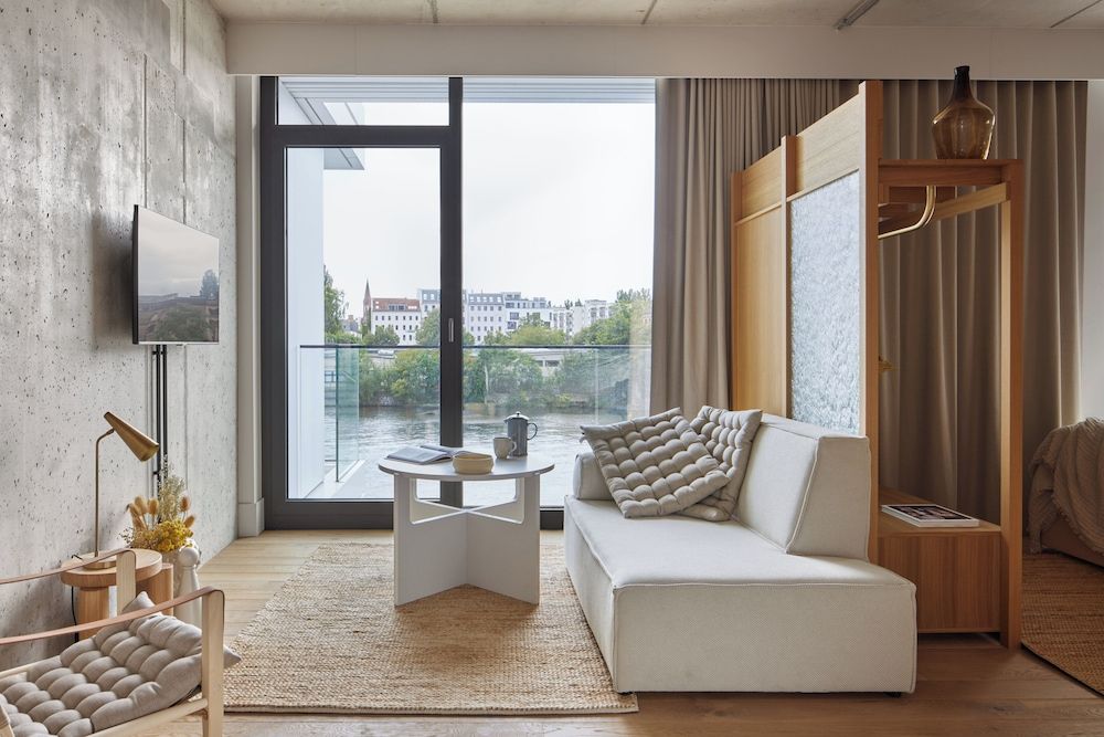 undefined Locke at East Side Gallery 4