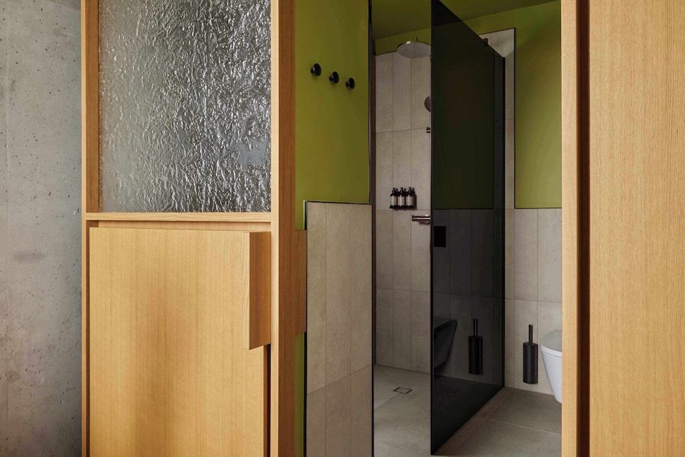 undefined Locke at East Side Gallery 8