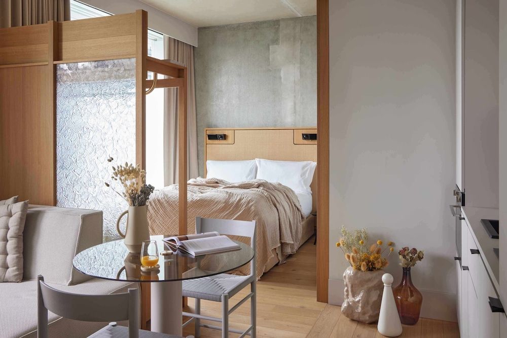 undefined Locke at East Side Gallery 2