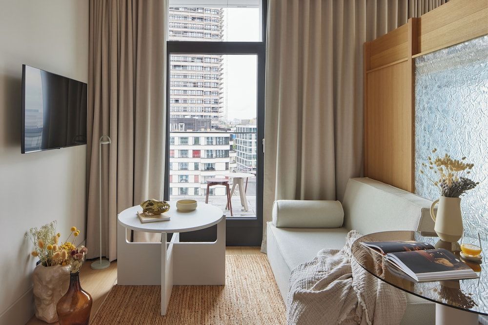 undefined Locke at East Side Gallery 2