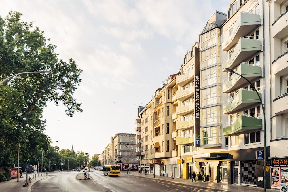 undefined harry's home Berlin-Moabit hotel & apartments 3