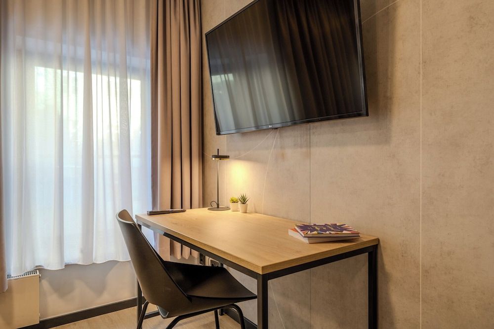 undefined The Base Berlin ONE 9