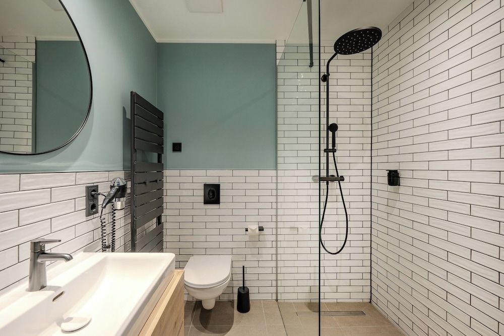 The Base Berlin ONE The Standard 4