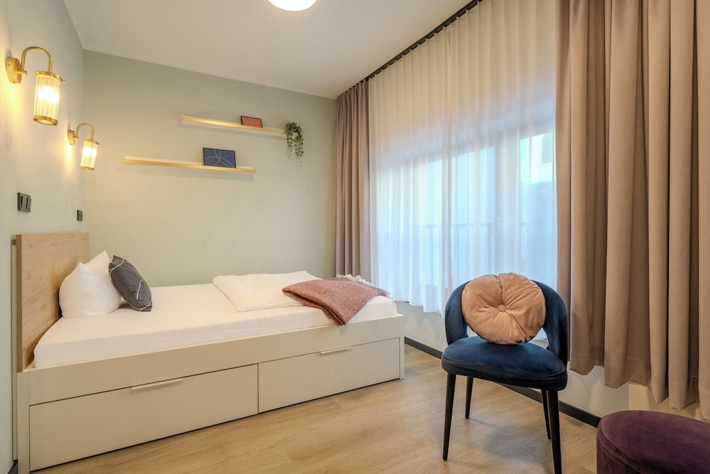 undefined The Base Berlin ONE 5