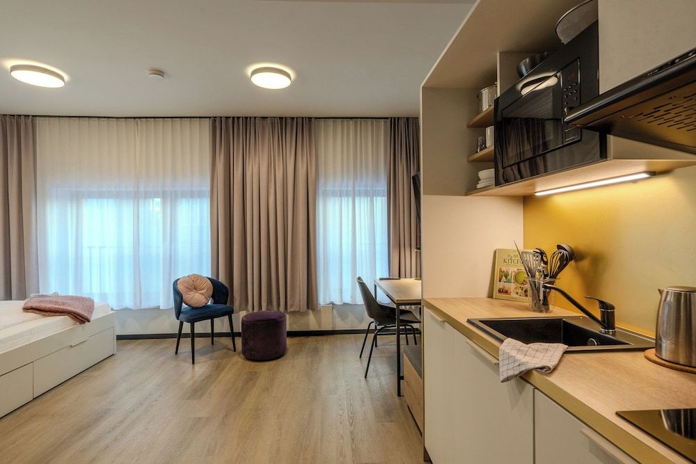 undefined The Base Berlin ONE 8