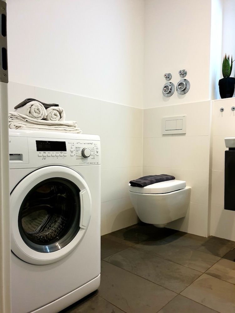 Apartment P1 in Berlin-Friedrichshain Design Apartment, Accessible, Garden View 21