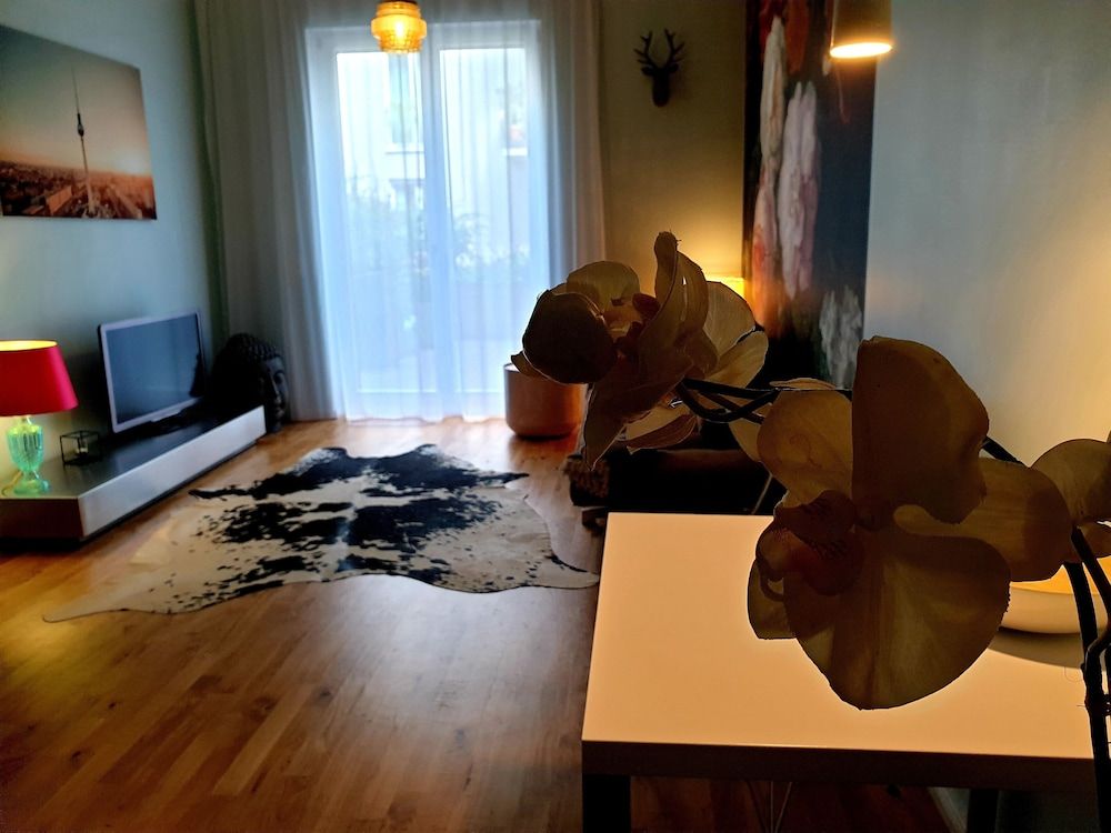 Apartment P1 in Berlin-Friedrichshain Design Apartment, Accessible, Garden View 14