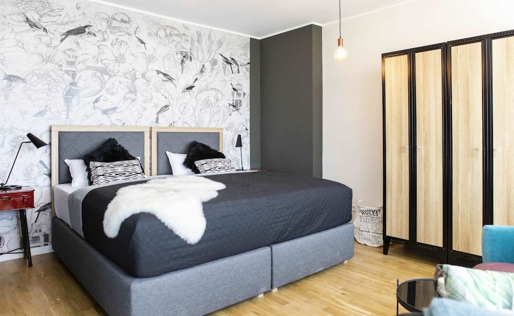 undefined rent24 Apartments & Suiten P180 9
