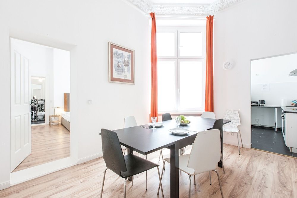 Brücken Deluxe 1 - 4 Apartment, 3 Bedrooms, City View 8