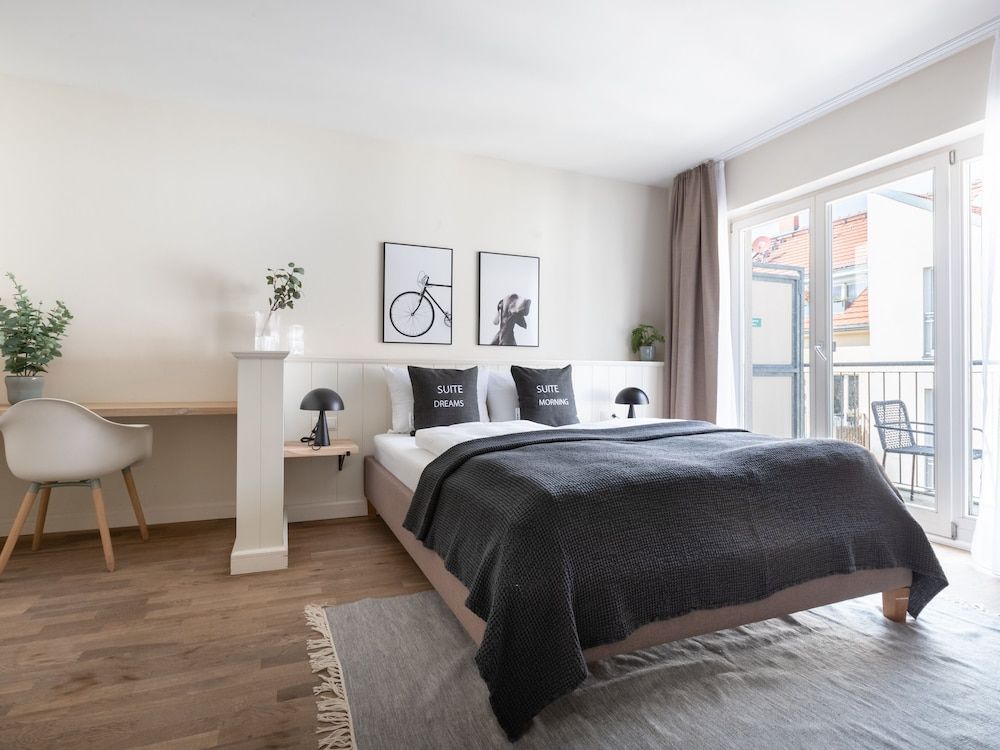 undefined Schoenhouse Berlin City Street 5