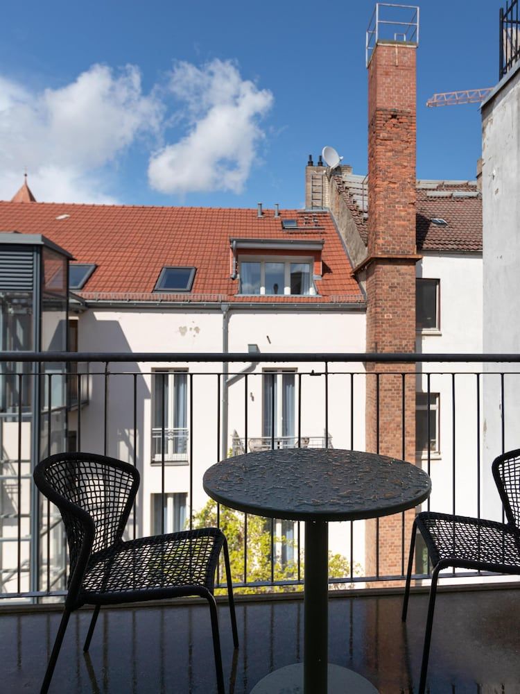 Schoenhouse Berlin City Street Suite with balcony 5