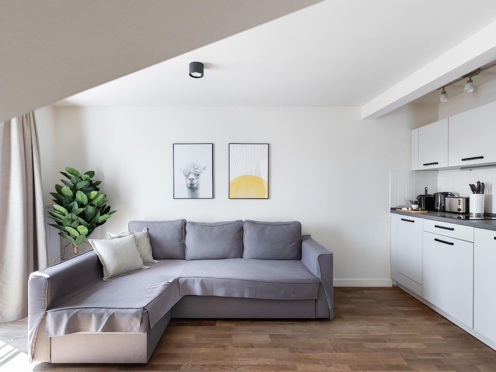 undefined Schoenhouse Berlin City Street 4