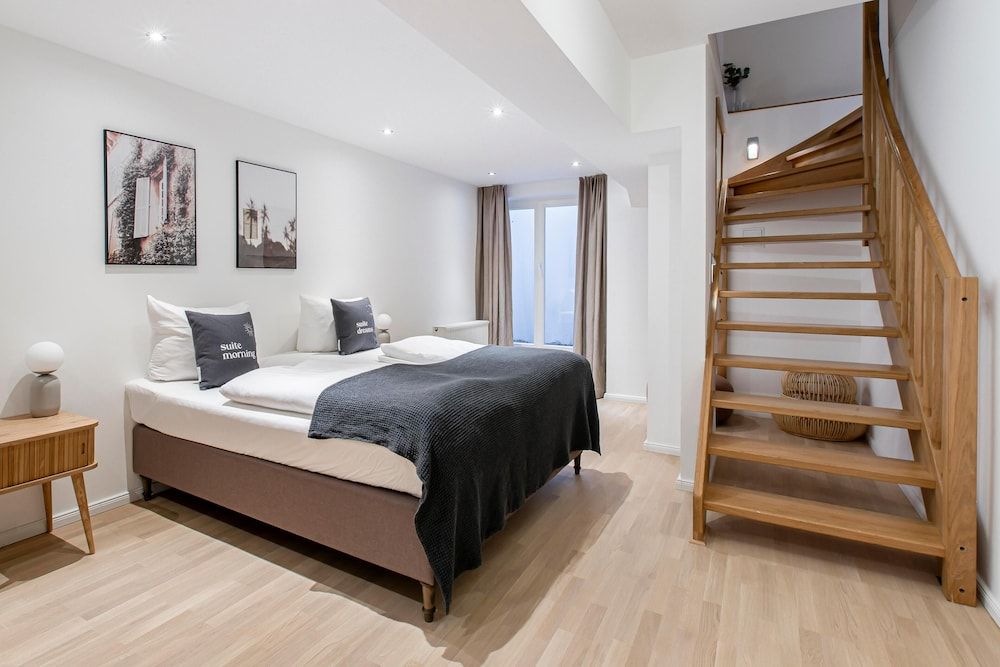 undefined Schoenhouse Berlin City Street 7