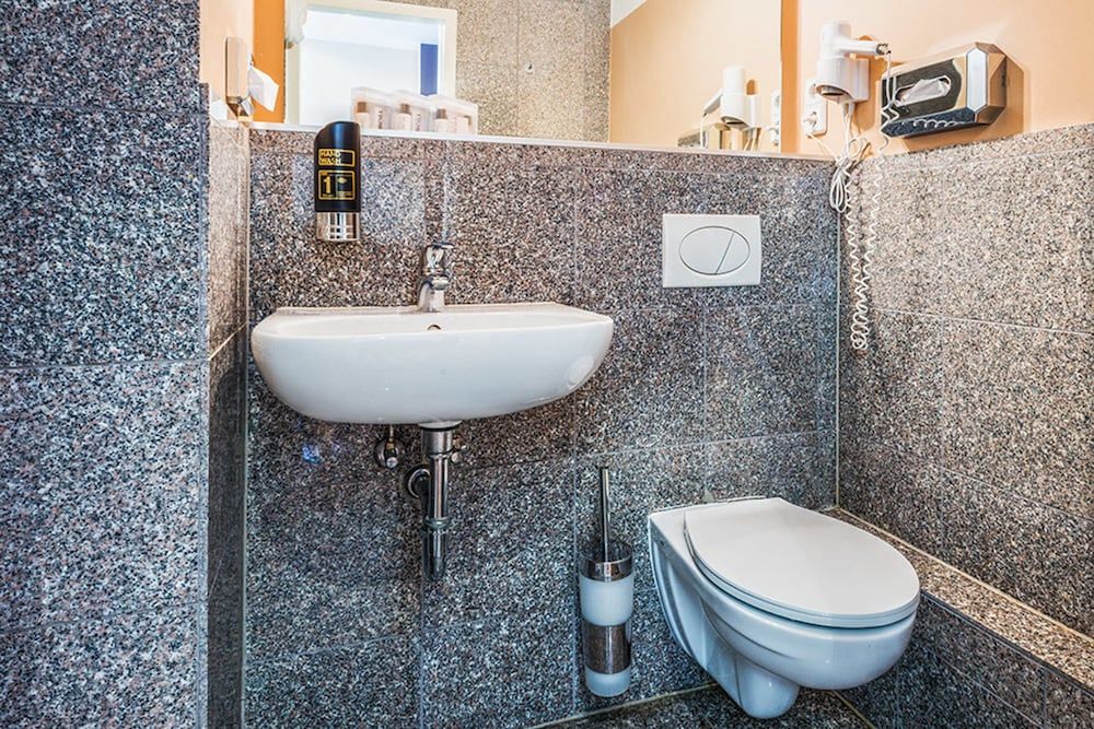 Arktur City Hotel Single Room 5