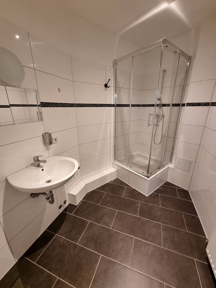 Pension Puschkin Berlin Deluxe Apartment, 6 Bedrooms 12