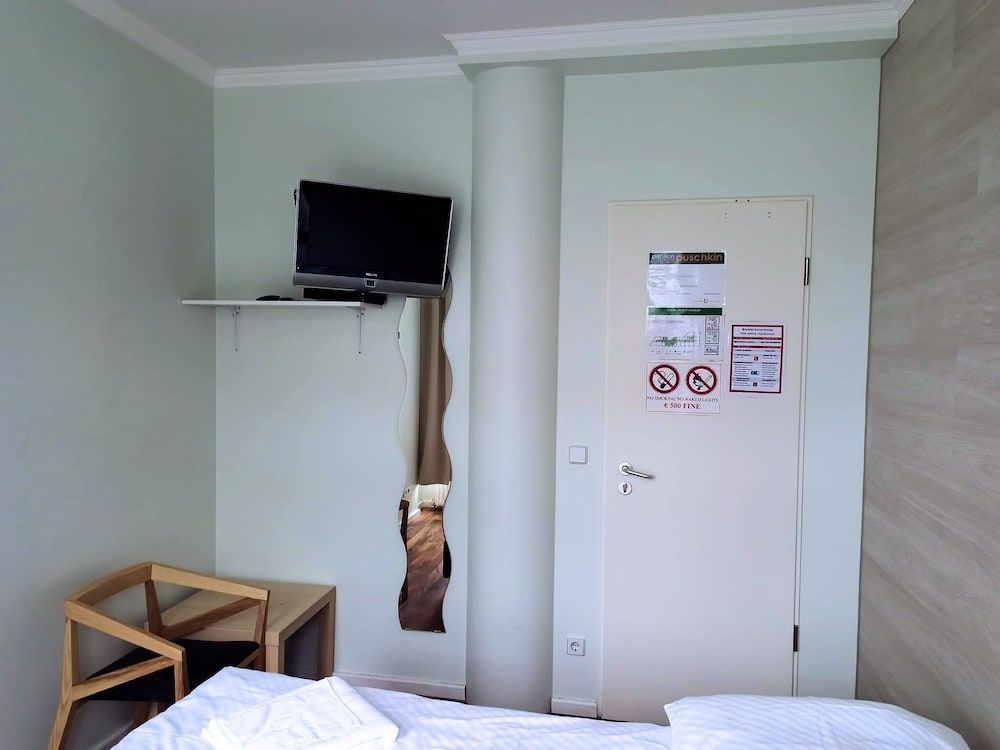 Pension Puschkin Berlin Deluxe Apartment, 5 Bedrooms 3