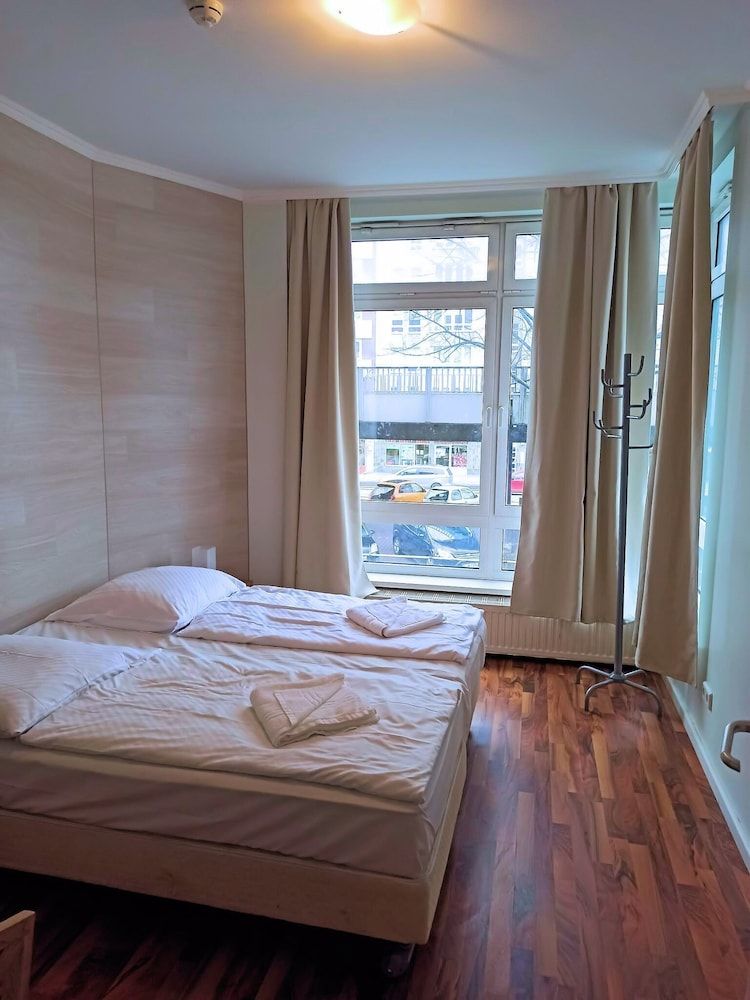 Pension Puschkin Berlin Deluxe Apartment, 5 Bedrooms 7