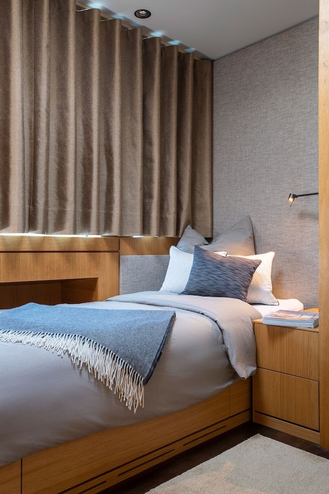 undefined Schiff Grace 4