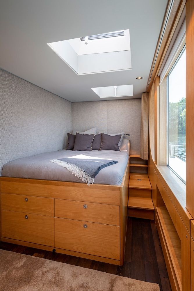 undefined Schiff Grace 7