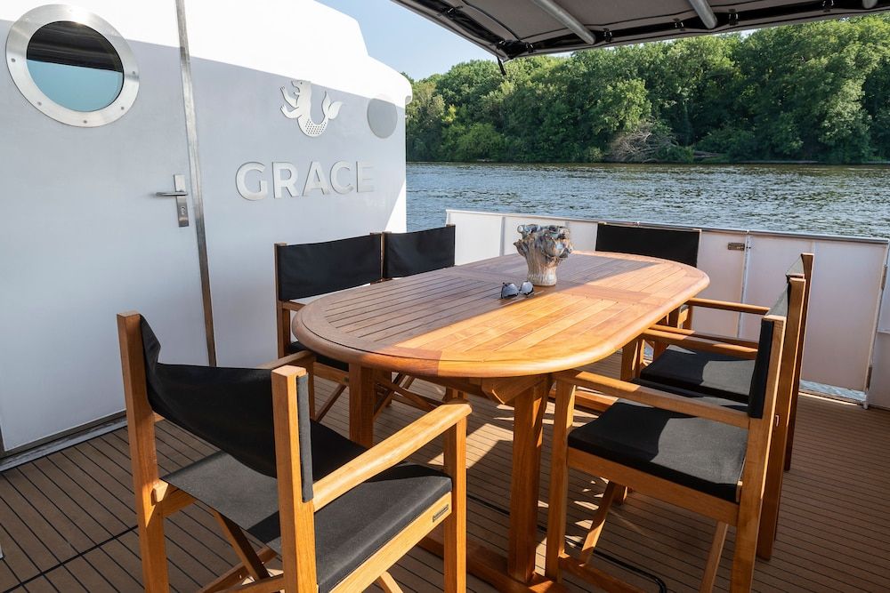 undefined Schiff Grace 2