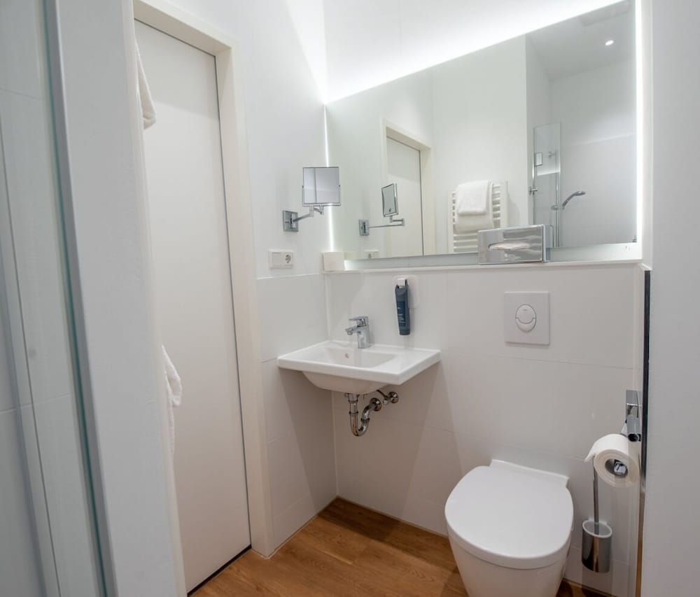 ArtHotel ANA Munich Airport Superior Double Room 5