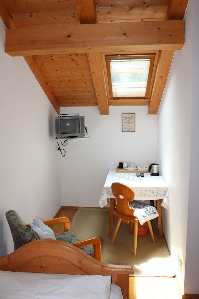 Hoderhof Single Room 3